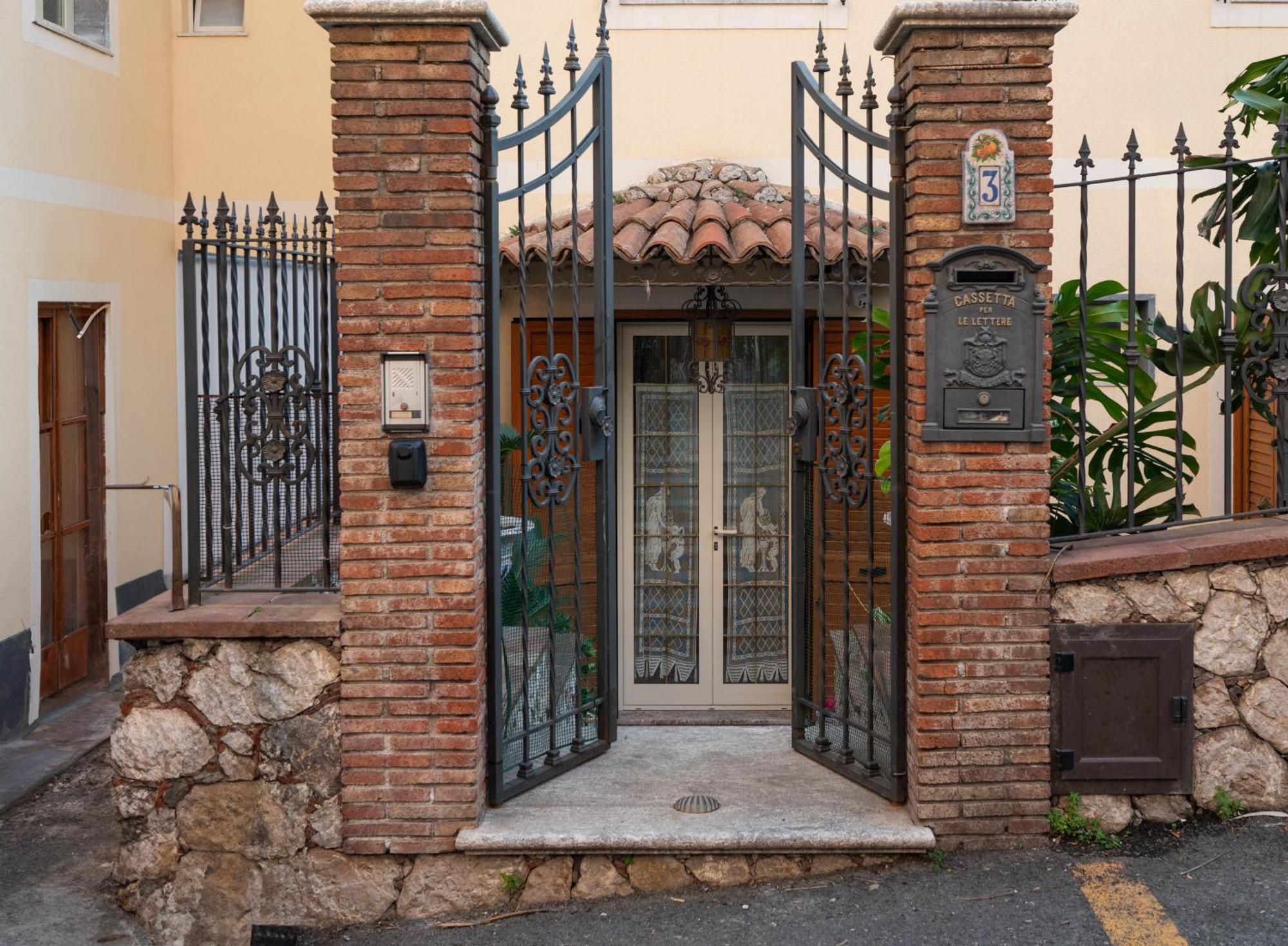 Casa D'Arte Taormina Apartment Exterior photo